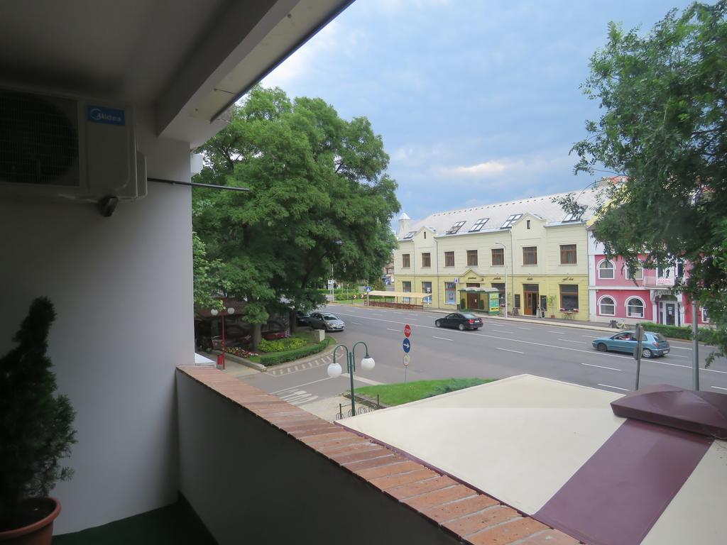 Szofi Apartman Hajduszoboszlo Exterior foto